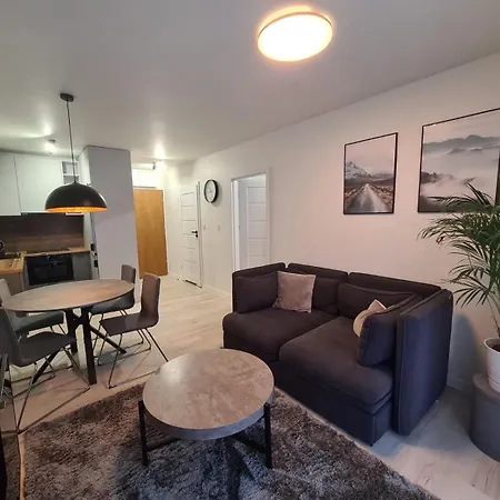 Lovely Private In Szczecin! Free Parking شقة شتشيتسين